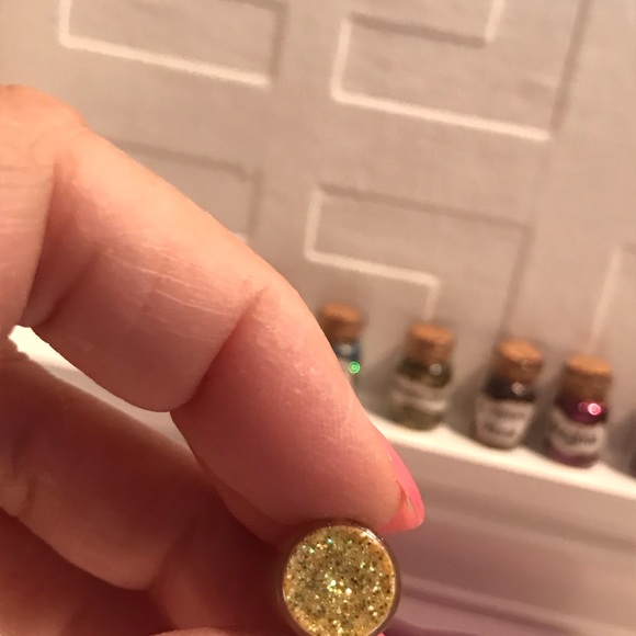 Mini Glitter Fairy Dust Tale Bottles Snow White Belle Capt Hook Dollhouse Jars - Picture 6 of 6